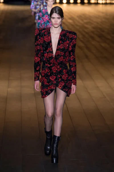 Look 75